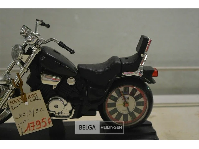 Retro motor met alarm klok - afbeelding 2 van  3