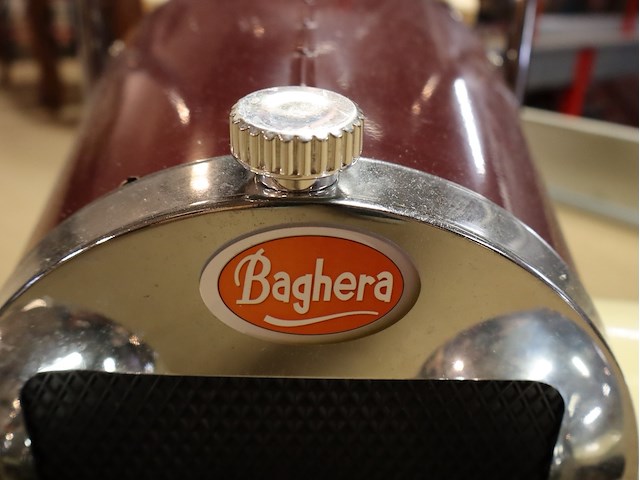 Retro pedal car - afbeelding 3 van  6