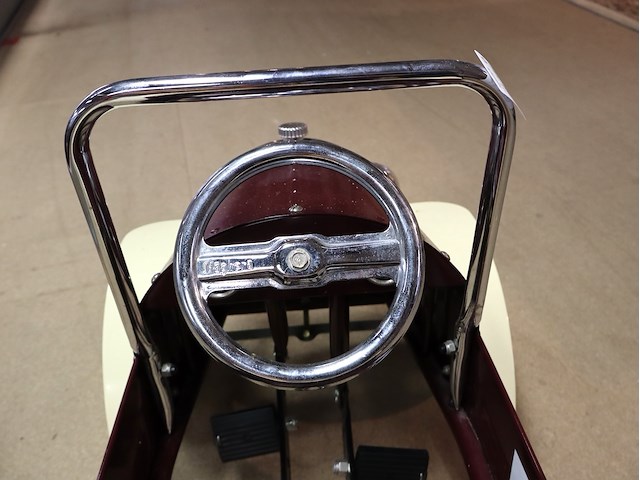 Retro pedal car - afbeelding 4 van  6