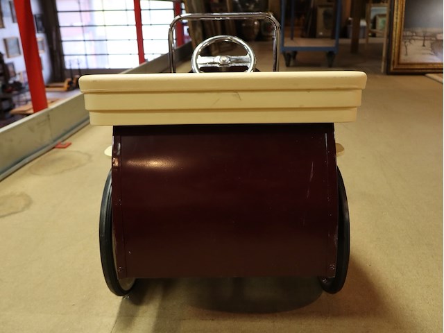 Retro pedal car - afbeelding 6 van  6