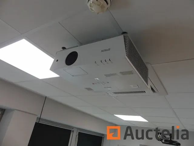 Retro projector en scherm - afbeelding 9 van  9
