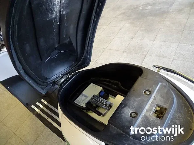 Retro-styled e-scooter ugbest uf4 - afbeelding 11 van  30