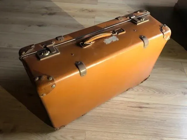 Retro travel suitcase - afbeelding 9 van  10