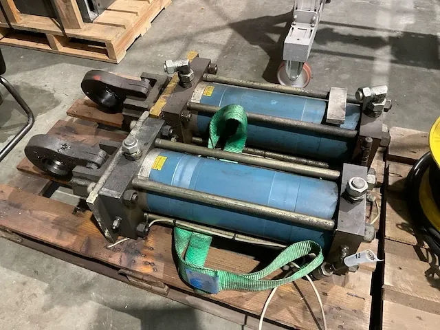 Rexroth hydraulische cilinder (2x) - afbeelding 1 van  4