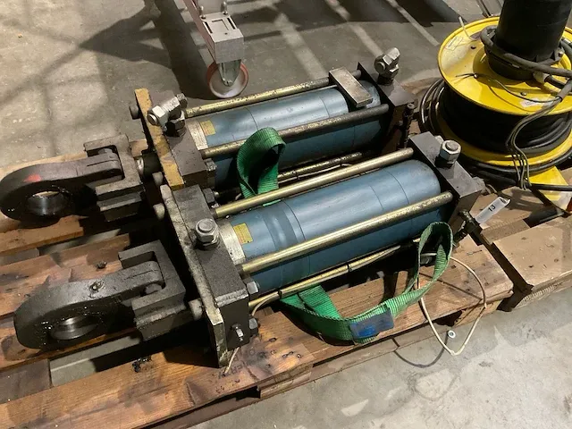 Rexroth hydraulische cilinder (2x) - afbeelding 2 van  4