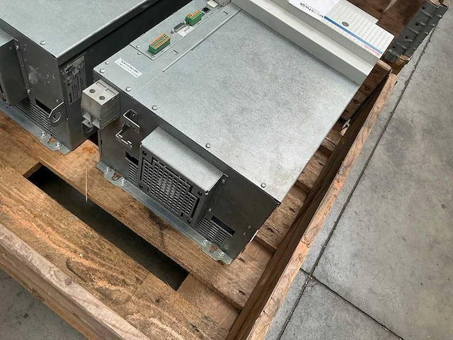 Rexroth indradrive c hcs03.1e-w0350-a-05-lnbn frequentieregelaar - afbeelding 4 van  5