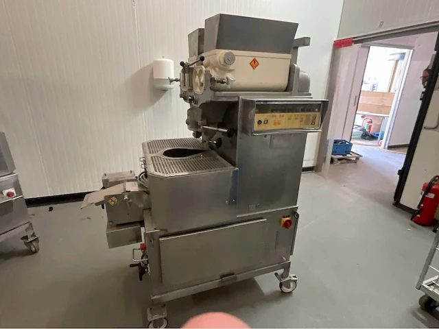 Rheon cornucopia kn300 kaas & room verwerkingsapparatuur - afbeelding 4 van  13