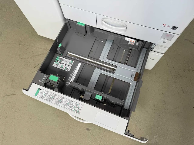 Ricoh mp c5504 - multifunctionele printer - afbeelding 11 van  14