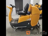 Ride-on schrobzuigmachine taski swingo 2500