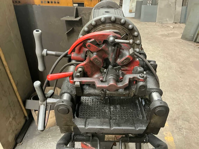 Ridgid 300 compact draadsnijmachine - afbeelding 4 van  6