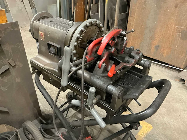 Ridgid 300 compact draadsnijmachine - afbeelding 5 van  6