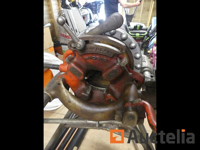 Ridgid 300 draadsnijmachine - afbeelding 3 van  9