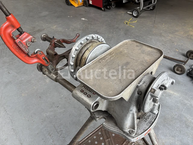 Ridgid 300 met tristand - afbeelding 3 van  10