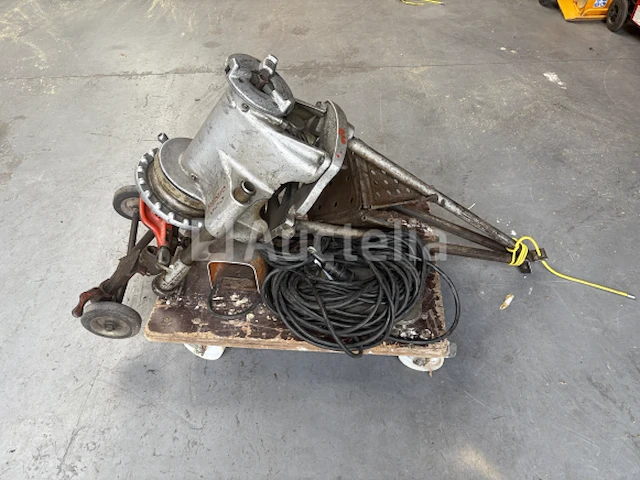 Ridgid 300 met tristand - afbeelding 5 van  10