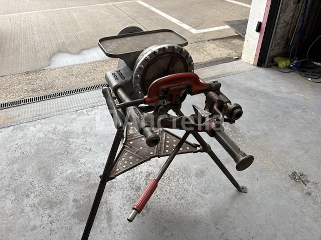 Ridgid 300 met tristand - afbeelding 8 van  10