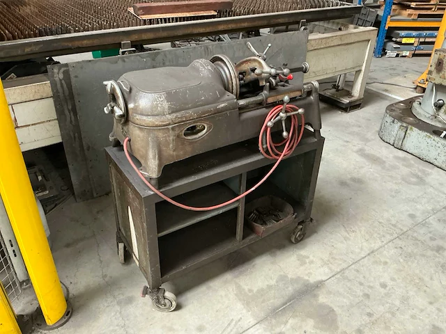 Ridgid 535 draadsnijmachine - afbeelding 1 van  9