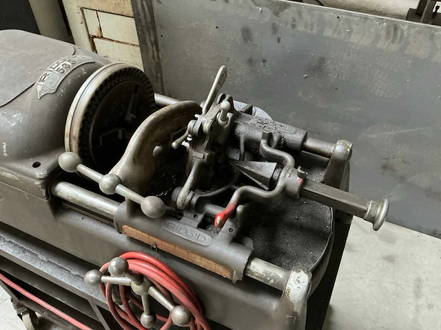 Ridgid 535 draadsnijmachine - afbeelding 4 van  9