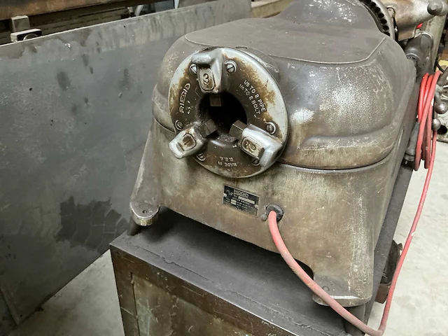 Ridgid 535 draadsnijmachine - afbeelding 8 van  9