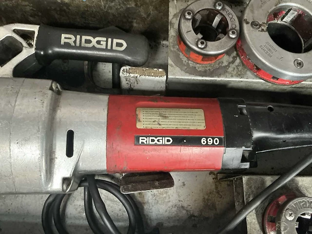 Ridgid 690 draadsnijmachine - afbeelding 2 van  3