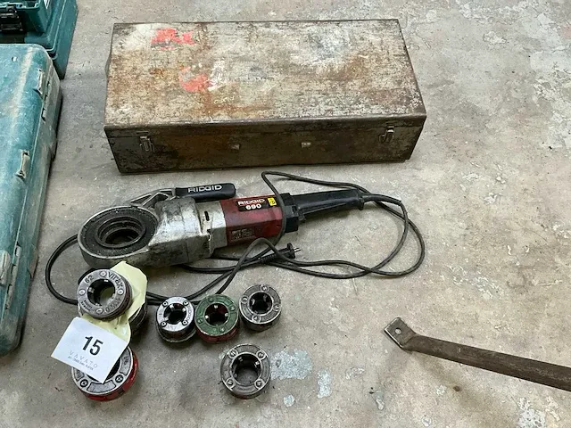 Ridgid 690 draadsnijmachine - afbeelding 1 van  4