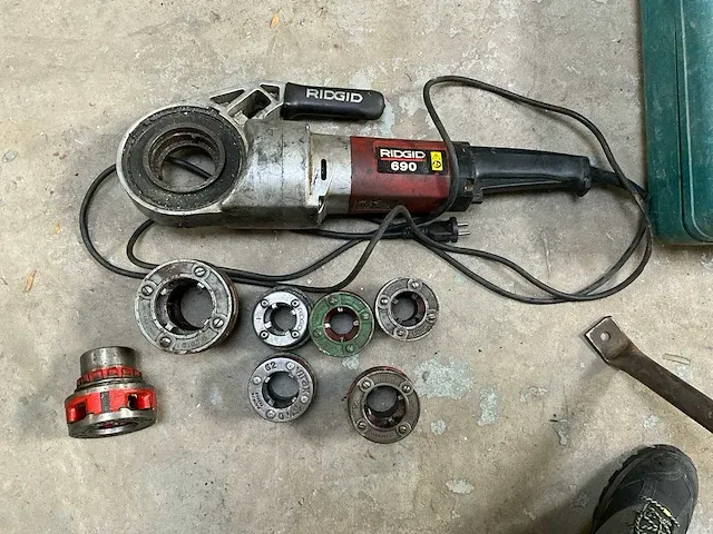 Ridgid 690 draadsnijmachine - afbeelding 2 van  4