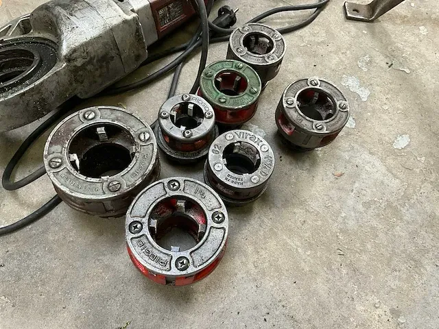 Ridgid 690 draadsnijmachine - afbeelding 3 van  4