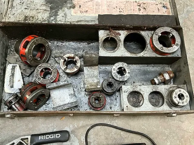 Ridgid 690 draadsnijmachine - afbeelding 4 van  4