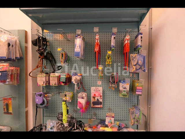 Riemen, halsbanden, manden, borstels, kussens,... voor honden en katten - afbeelding 5 van  8