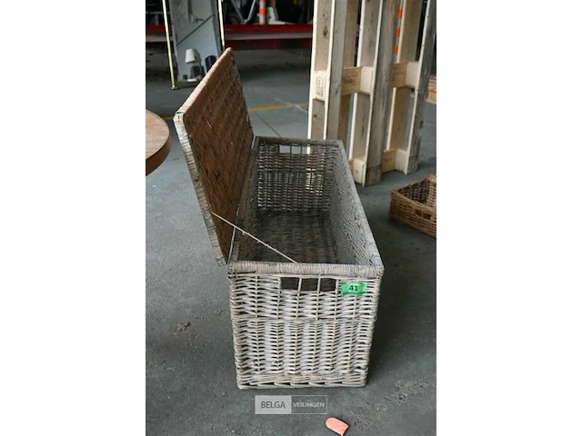 Rieten mand met deksel - afbeelding 4 van  5