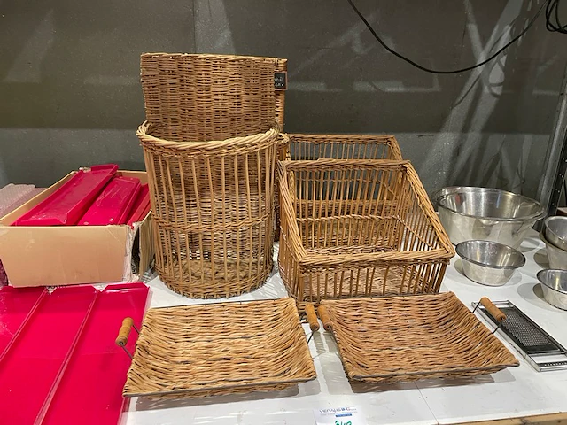 Rieten manden, schalen - afbeelding 1 van  3