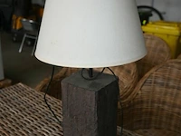 Rieten tafel + lamp - afbeelding 4 van  5