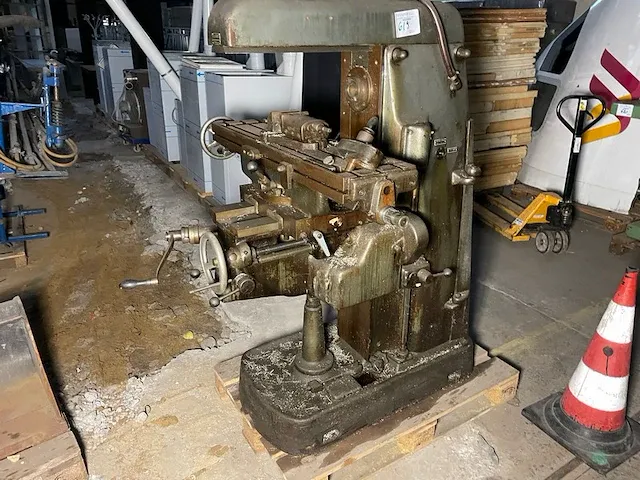 Rigiva freesmachine - afbeelding 1 van  17
