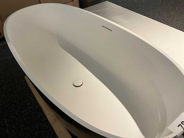 Riho iw00085.17 design vrijstaand bad - afbeelding 2 van  3