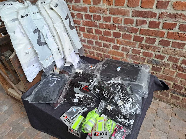 Rijbroeken, handschoenen en diverse - afbeelding 1 van  1