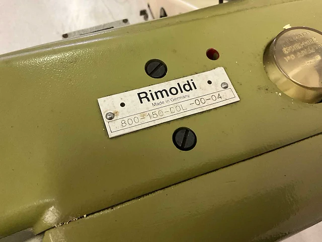 Rimoldi knoopsgatenmachine type 800-150 - afbeelding 7 van  8