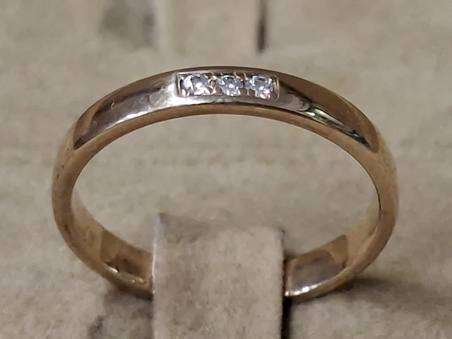 Ring met 3 steentjes - afbeelding 1 van  3