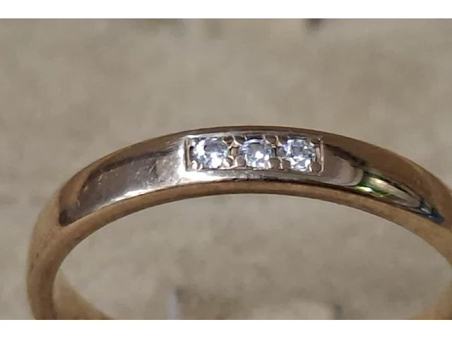 Ring met 3 steentjes - afbeelding 2 van  3