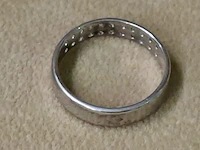 Ring met kleine steentjes - afbeelding 3 van  3