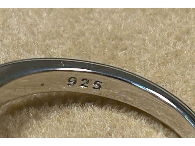 Ring met steen - afbeelding 3 van  4
