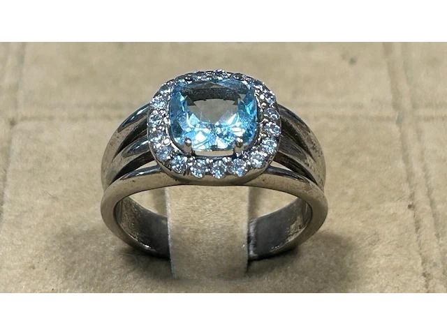 Ring - afbeelding 1 van  3