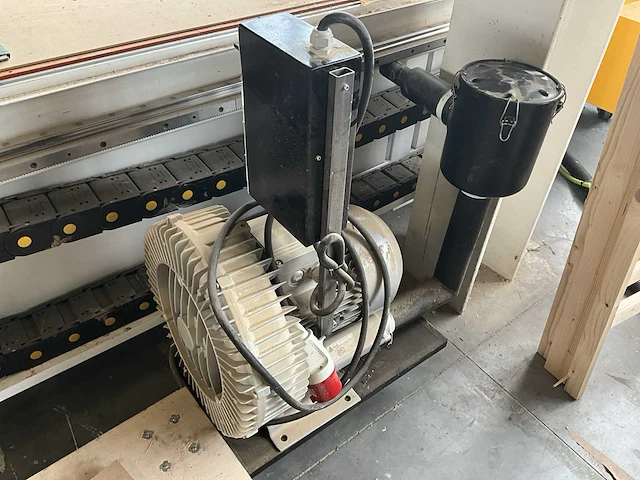 Riva 40000 cnc platenfrees voor hout, houtcomposiet en kunststoffen - afbeelding 6 van  23