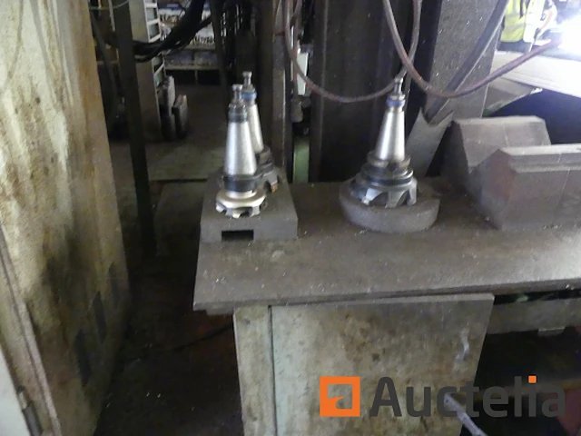 Rivolta tnc 320 cnc boormachine met bewegend statief en accessoires - afbeelding 34 van  36