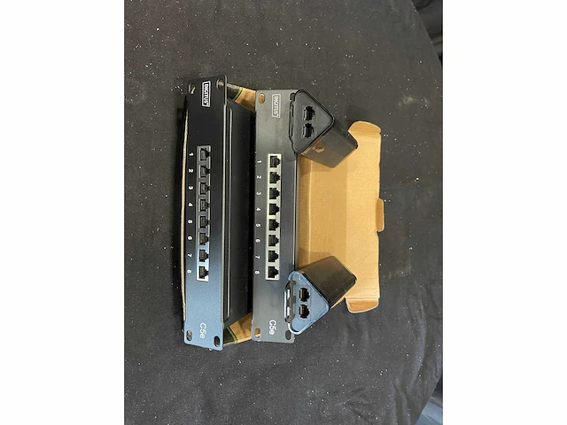 Rj45 behuizing digitus - afbeelding 1 van  2