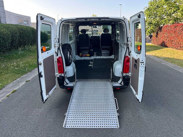 Ro-rampe - 2004 - rolstoel - afbeelding 3 van  4