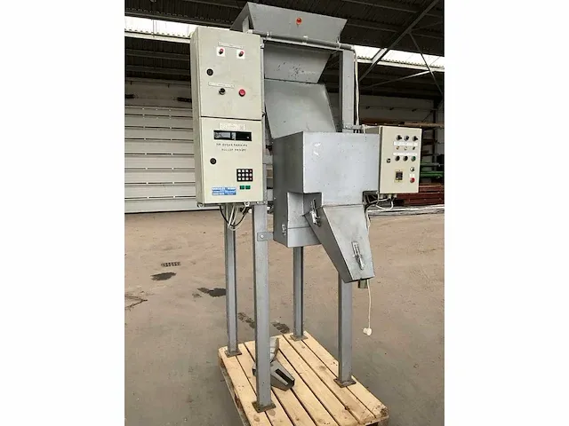 Robbe 8311 semi-automatische zakkenvulmachine - afbeelding 4 van  11