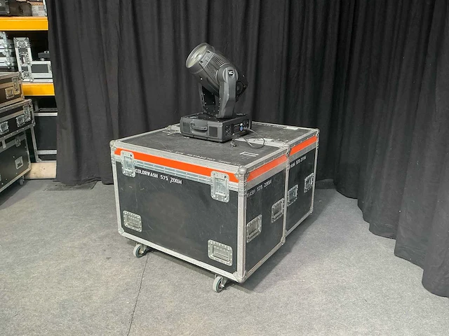 Robe color wash 575 moving head - afbeelding 1 van  18
