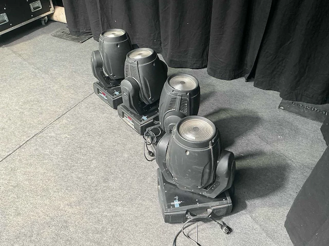 Robe wash 250 moving head - afbeelding 12 van  16