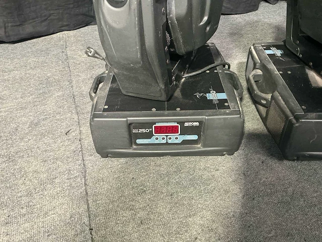 Robe wash 250 moving head - afbeelding 16 van  16
