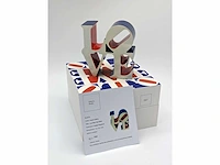 Robert indiana - love sculpture (rood, blauw en wit) - afbeelding 8 van  10