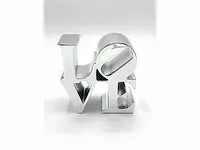 Robert indiana (na) - liefde sculptuur